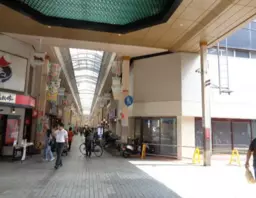 尼崎駅 徒歩9分 尼崎中央商店街沿いの角地 1F店舗物件 【飲食可】外観