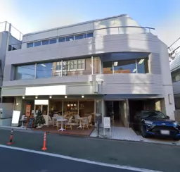 成城学園前駅 徒歩2分 B1F(実質路面店舗)スケルトン物件 【飲食可】外観