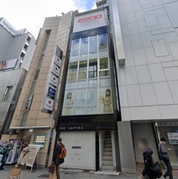 「渋谷」駅徒歩5分、人通りの多い渋谷井の頭通り沿いの物件です。ショットバー居抜き！重飲食・物販・サービス相談可能！！