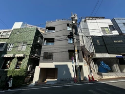 代官山駅徒歩2分代官山駅至近。代官山エリアの好立地物件。小規模サロンなどの店舗相談！外観