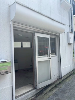 \藤棚商店街近くの1階店舗事務所!内見OK/ トイレ・流し台・シャッター雨戸あり♪業種ご相談くださいませ!外観