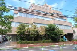 事務所の他、教室・スクール、貸会議室の業態ご相談可!外観