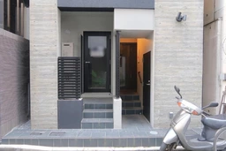 東銀座駅徒歩２分の路面店／エステ・整体・物販開業におすすめ！／カフェ・バー・深夜営業ご相談可／礼金ゼロ外観