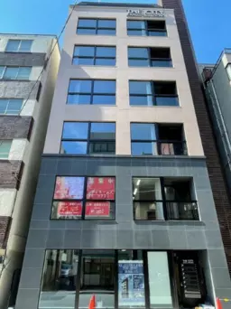 神保町駅 徒歩2分 【飲食可】軽飲食相談、サロン等店舗系業種もご相談可外観