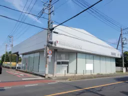 鶴瀬駅川越街道ロードサイド151坪テナント!自動車ディーラー居抜きです。営業所、物販、サービスに最適【飲食不可】外観