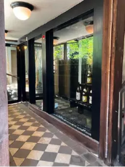 関内駅 徒歩8分 現況:焼肉 飲食居抜き物件 【重飲食可】外観