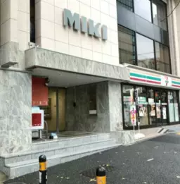 渋谷駅 徒歩10分 現況:鉄板焼き 飲食居抜き物件 【飲食可】外観