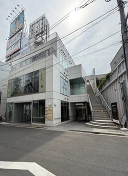 明治神宮前〈原宿〉駅 徒歩1分 スケルトン物件 【軽飲食可】外観