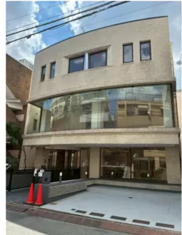 【FH0917】北参道エリア 100坪1棟貸し 前面駐車場2台付属 デザイナーズ物件 飲食相談可 ガス有 賃料330万円外観