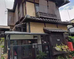 祇園四条駅 徒歩10分 1-2F《手前区画》スケルトン物件 【飲食可】外観