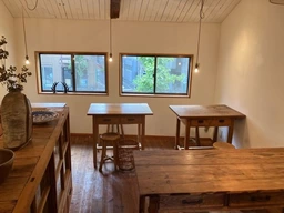 営業中・未解約につきお取り扱い注意! アジア料理店居抜き物件!外観