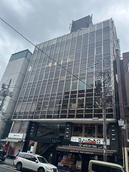 三条駅徒歩3分 現況飲食店入居中 居抜きも相談可外観