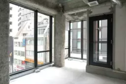 日本橋駅２分、東京駅２分の２階新築１２坪テナント！重飲食、スナック（ナイトワーク系）、サービス店舗に最適です！【飲食可】外観