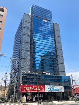 国道2号線沿いで視認性良好な路面区画外観