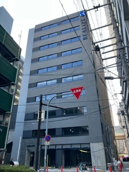 東梅田駅 徒歩6分 ワンフロア使用スケルトン物件 【何業も可】外観