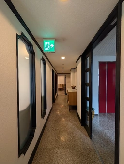 美容系サロン・健康系スタジオに向く｜1フロア1貸室の「トアイースト」テナント区画外観