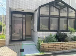 初台駅 徒歩2分 B1-1F一括貸し スケルトン物件 【飲食可】外観