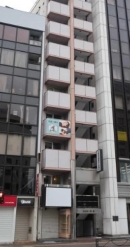【HS1001】四ツ谷駅徒歩3分。整体マッサージ居抜き。共用部リノベーション済み。賃料240,394円外観
