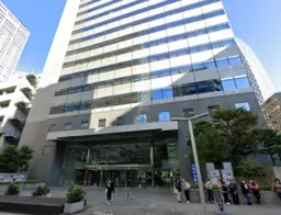新宿駅 徒歩5分 プラザ通り沿い B2Fスケルトン物件 【飲食のみ募集】外観