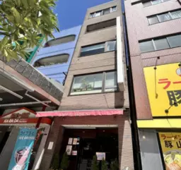 ■門前仲町駅 徒歩1分 現況:エアコン・照明器具・トイレ ・洗⾯・店内造作すべて残置物有 【飲食不可】外観