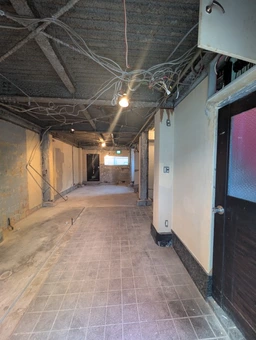 ニノミヤ1F|裏通りスケルトン外観