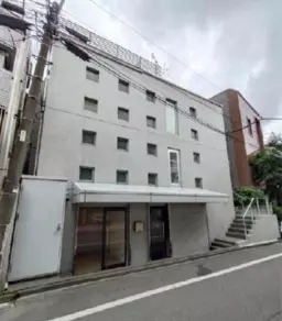 六本木駅 徒歩7分 B1F-1F一括貸し バー居抜き物件 【飲食可】