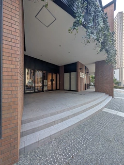 サンノミヤ南|公園に隣接する穏やかな立地外観