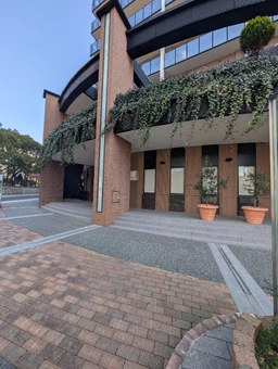 サンノミヤ南|公園に隣接する穏やかな立地外観