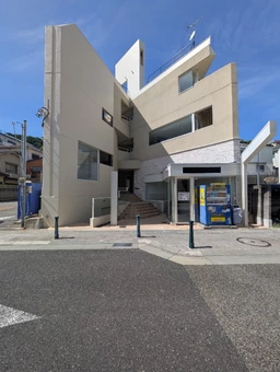 北野異人館エリアの裏通り|3階建て一棟賃貸外観