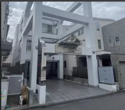 【Fh1003】新宿線、丸の内線利用可能 新宿区 580㎡一棟貸し物件 駐車スペース4台ほどあり スタジオ、ジムなど用途外観