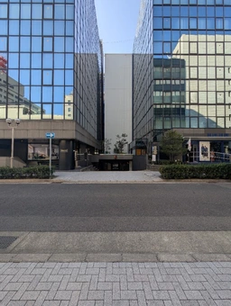 「旧居留地」エリア|officeビルの2階区画外観
