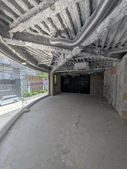 生田神社WEST|ガラス面2階外観