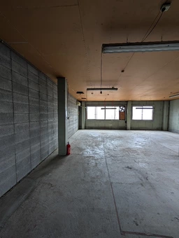 作業所に、倉庫に、物販店に、外観