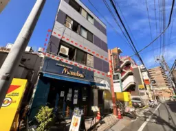 町屋駅 徒歩1分 元カラオケBOX（現況有姿）物件 【重飲食可】演奏可能/ 深夜営業可能/看板取付スペースあり外観