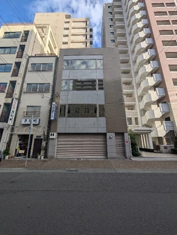 JRコウベ駅西｜一棟貸し外観