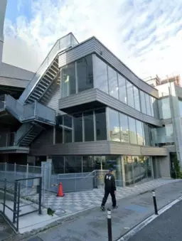 明治神宮前〈原宿〉駅 徒歩4分 1〜2階路面スケルトン物件 【重飲食可】外観
