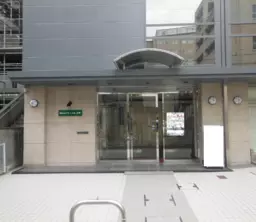 四条駅 徒歩3分 室町通面す 1F〈南区画〉店舗物件 【飲食不可】外観