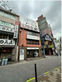 【FH1009】神田駅1分 109㎡1棟貸し 飲食可能物件 賃料300万円 ホームからも見える好立地物件です。外観