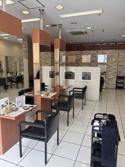 【ヘアサロン居抜き】駅前路面店の一等地 美容室・ヘアサロンはそのまま営業できます!外観