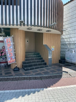 ■■共用部リニューアル予定■■ 各種スクール、スポーツジム、スタジオ等のサービス店舗可能(事務所利用も可能)外観
