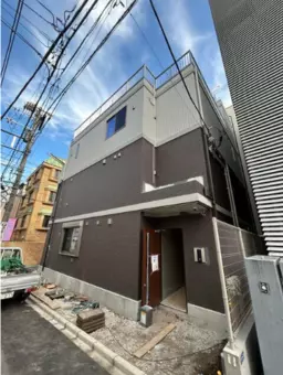 高田馬場駅 徒歩2分 新築/駅前立地/ 路面店 スケルトン物件 【重飲食可】換気口あり/ 排水設備あり