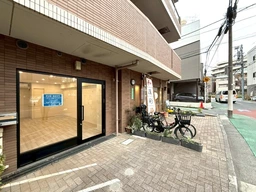 閑静な住宅街での路面店！内装工事１月完工予定★外観