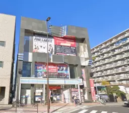 【2+3階の条件】※単独も募集中・東大宮駅前・エレベータなし・1階コンビニ外観