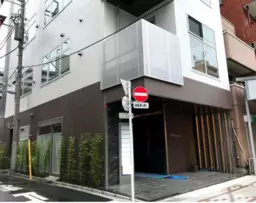 門前仲町駅 徒歩5分 角ビル 2Fスケルトン物件 【クリニックのみ】外観