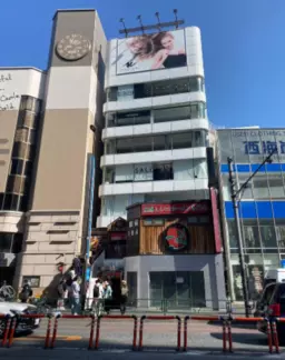 明治神宮前〈原宿〉駅 徒歩1分 明治通り沿い 3F〈304号室〉店舗物件 【飲食不可】