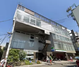 JR「鎌倉」駅東口徒歩2分の好立地!スケルトン渡し。外観