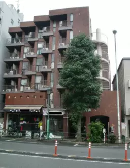 外苑前駅 徒歩6分 カフェバー居抜き物件 【軽飲食可(重飲食不可)】空調機あり/ 換気口あり外観