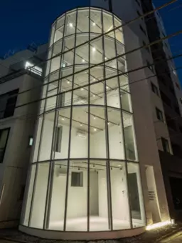 小川町駅 徒歩2分  新築角ビル 1-2F一括貸し スケルトン物件  【軽飲食可】外観