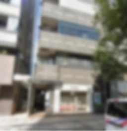 【飲食可】★表参道駅徒歩1分!青山通り沿い路面物件!外観
