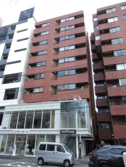 ■表参道駅 徒歩8分 前テナント:事務所 【飲食不可(業種要相談)】